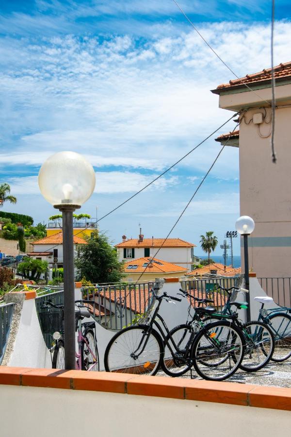 Bed and Breakfast Profumo Di Mare Free Private Parking Included San Remo Exterior foto