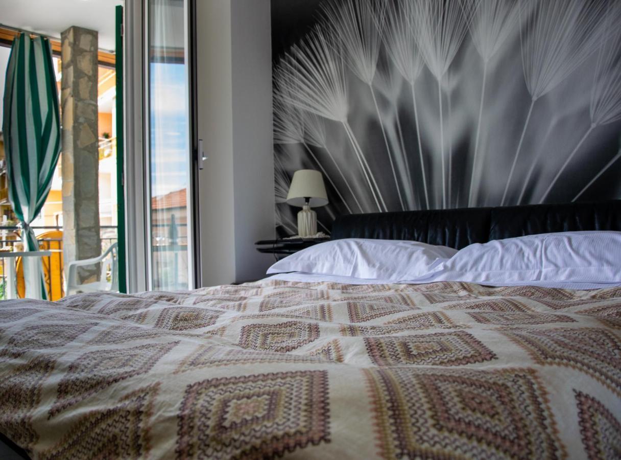 Bed and Breakfast Profumo Di Mare Free Private Parking Included San Remo Exterior foto